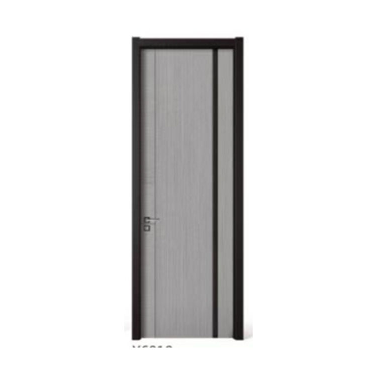 Porta interna impermeabile in legno massello con superficie finita